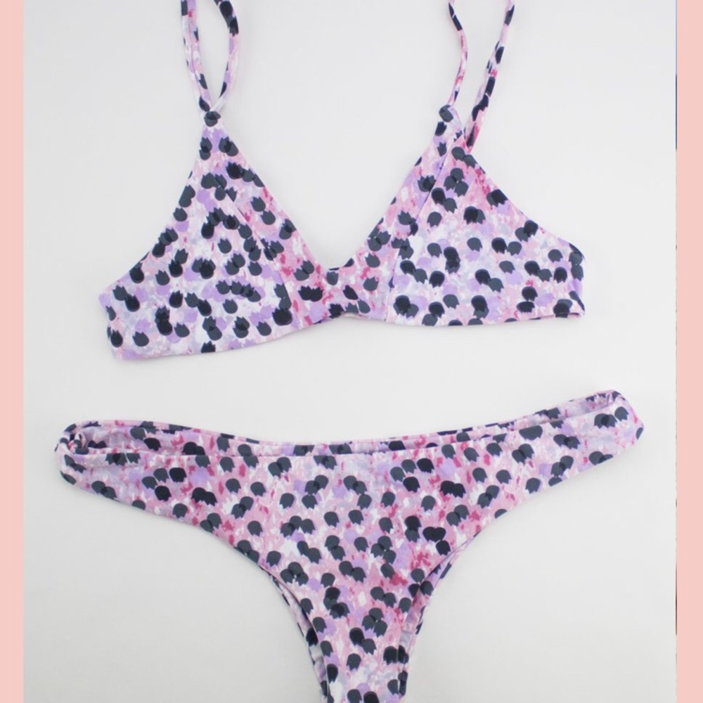 ISO medium bathing suit top!